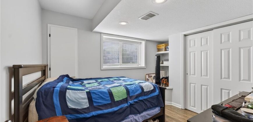 6719 NW Monticello Terrace, Parkville, MO 64152