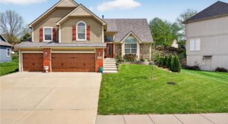 6719 NW Monticello Terrace, Parkville, MO 64152