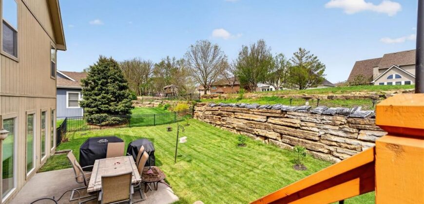 6719 NW Monticello Terrace, Parkville, MO 64152