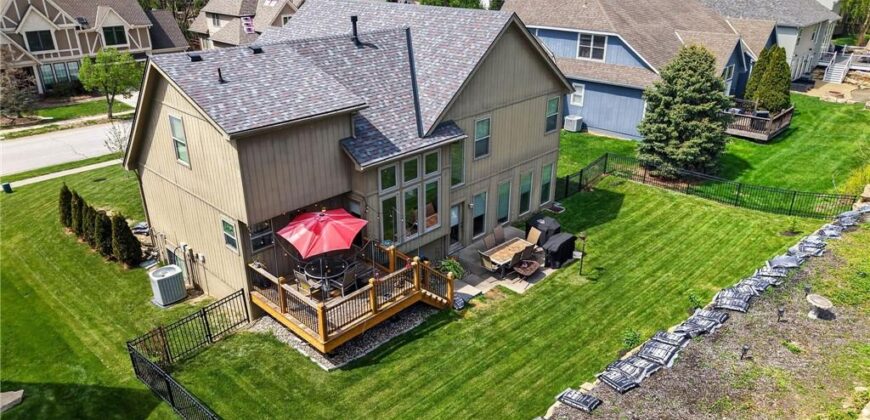 6719 NW Monticello Terrace, Parkville, MO 64152