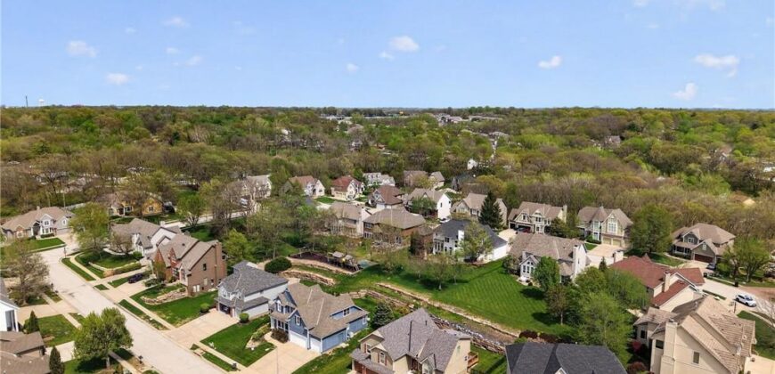 6719 NW Monticello Terrace, Parkville, MO 64152