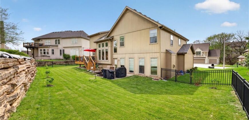 6719 NW Monticello Terrace, Parkville, MO 64152