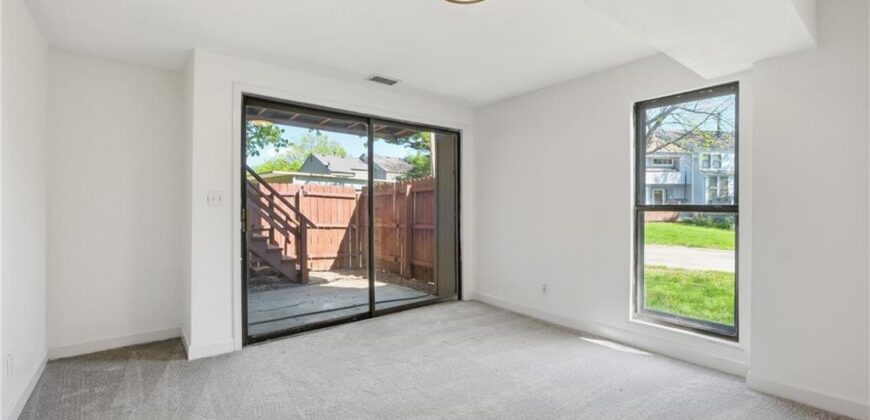 10075 N Locust Street, Kansas City, MO 64155