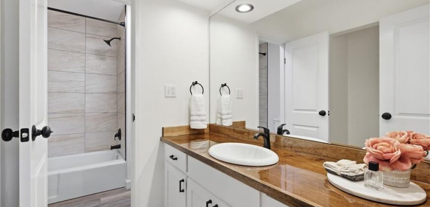 10075 N Locust Street, Kansas City, MO 64155