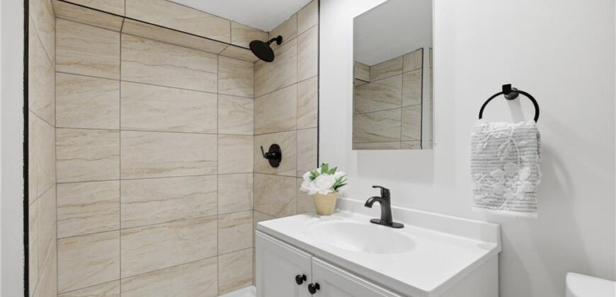 10075 N Locust Street, Kansas City, MO 64155