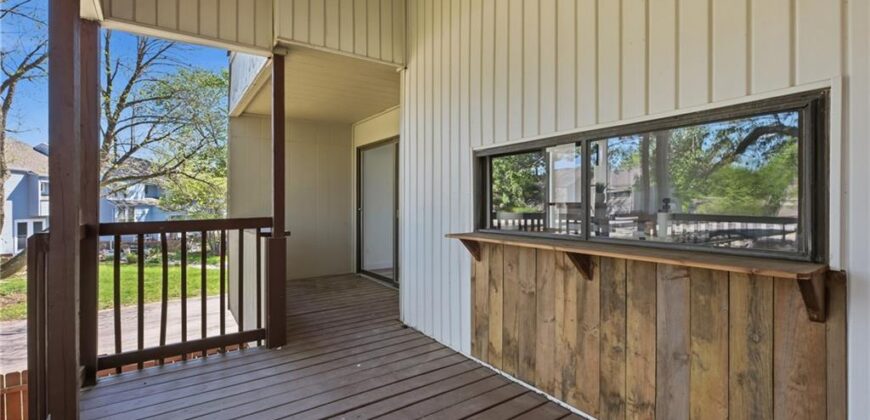 10075 N Locust Street, Kansas City, MO 64155