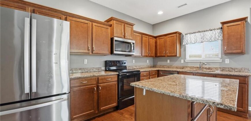 830 NE 66th Street, Gladstone, MO 64118