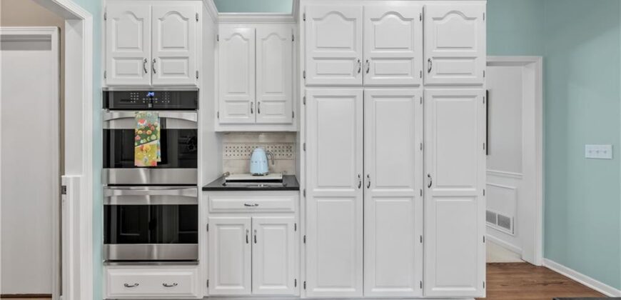 6108 N Mattox Road, Kansas City, MO 64151