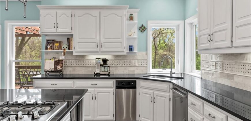 6108 N Mattox Road, Kansas City, MO 64151