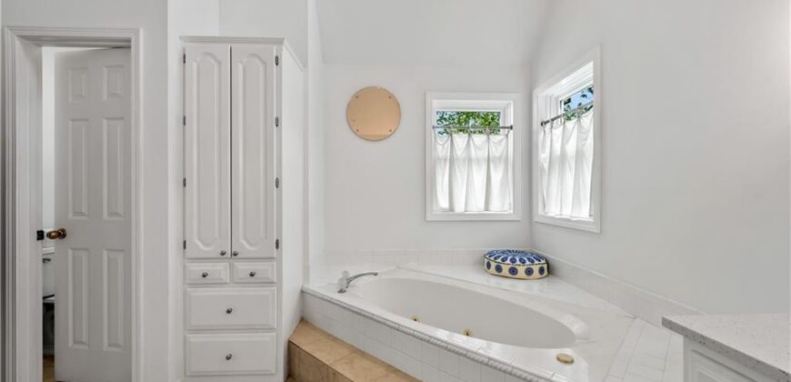 6108 N Mattox Road, Kansas City, MO 64151