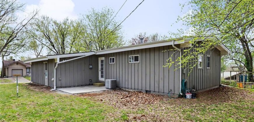 706 W Brown Street, Liberty, MO 64068