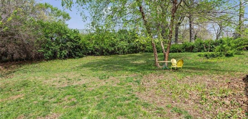 706 W Brown Street, Liberty, MO 64068