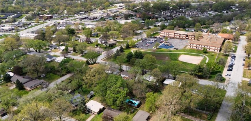 706 W Brown Street, Liberty, MO 64068