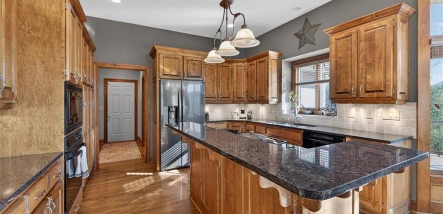 8615 NW Baker Road Circle, Kansas City, MO 64153