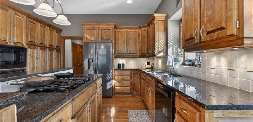 8615 NW Baker Road Circle, Kansas City, MO 64153