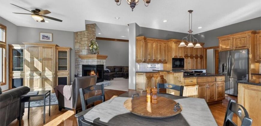 8615 NW Baker Road Circle, Kansas City, MO 64153