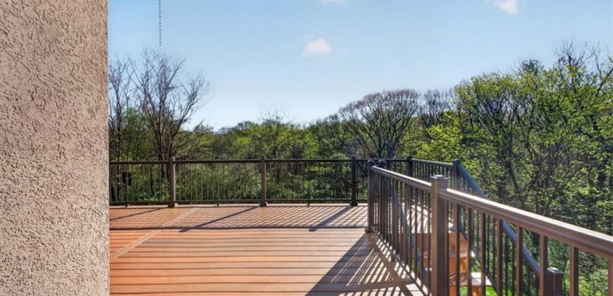 8615 NW Baker Road Circle, Kansas City, MO 64153