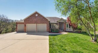 8615 NW Baker Road Circle, Kansas City, MO 64153