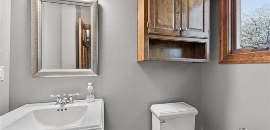 8615 NW Baker Road Circle, Kansas City, MO 64153