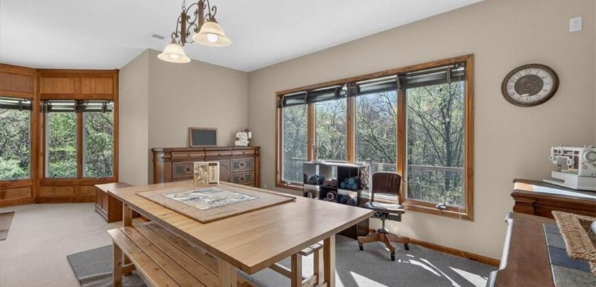 8615 NW Baker Road Circle, Kansas City, MO 64153