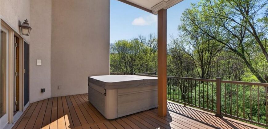 8615 NW Baker Road Circle, Kansas City, MO 64153