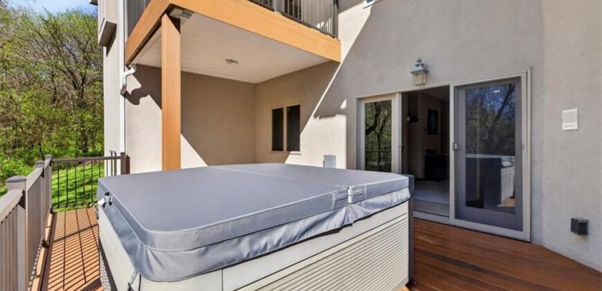 8615 NW Baker Road Circle, Kansas City, MO 64153