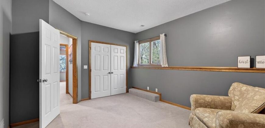 8615 NW Baker Road Circle, Kansas City, MO 64153