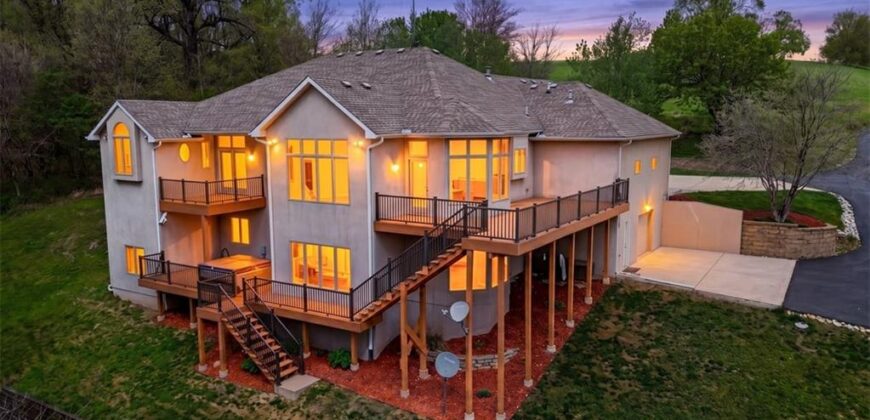 8615 NW Baker Road Circle, Kansas City, MO 64153