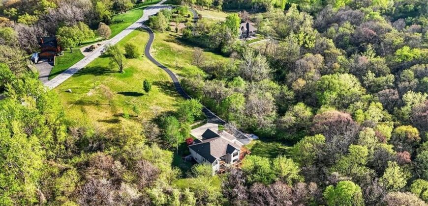 8615 NW Baker Road Circle, Kansas City, MO 64153