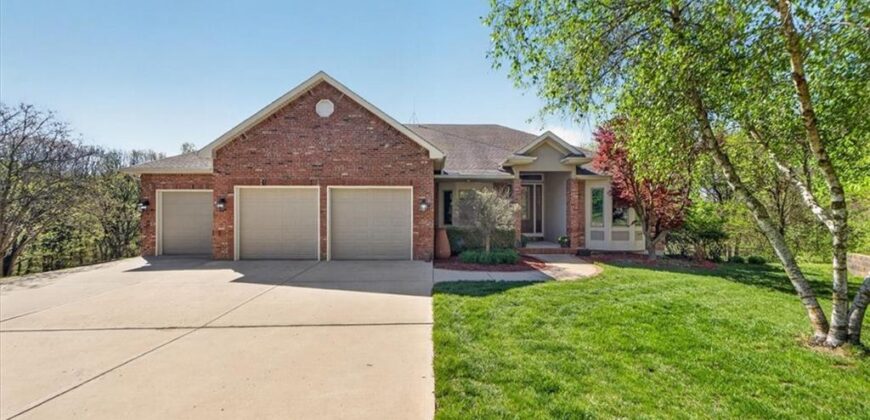 8615 NW Baker Road Circle, Kansas City, MO 64153