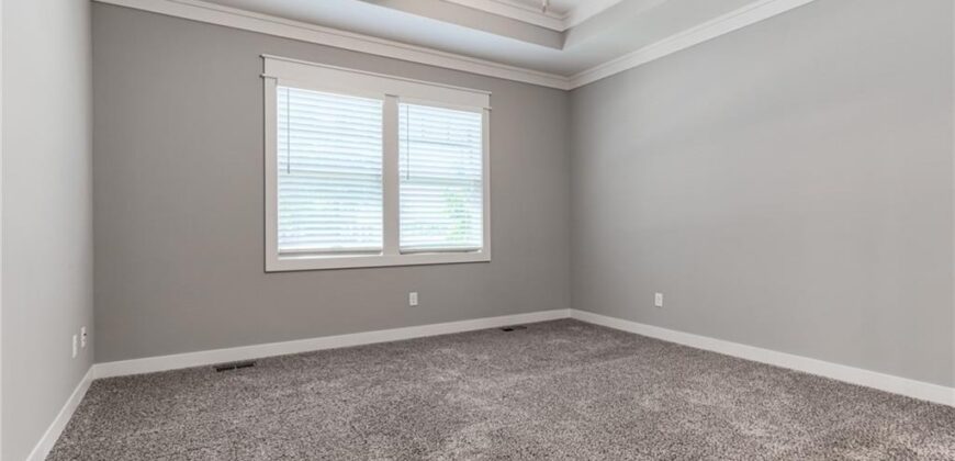 8141 N Farley Avenue, Kansas City, MO 64158