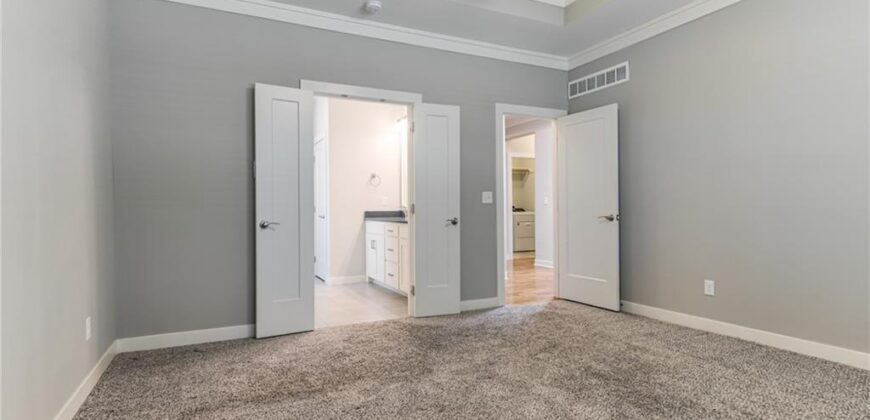 8141 N Farley Avenue, Kansas City, MO 64158