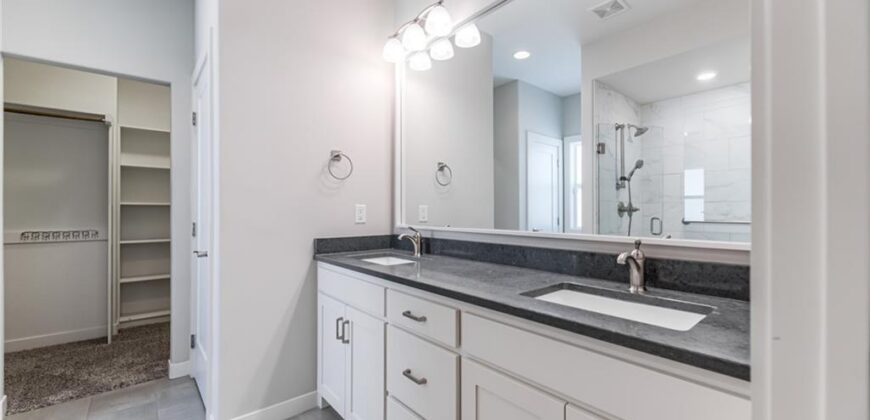 8141 N Farley Avenue, Kansas City, MO 64158