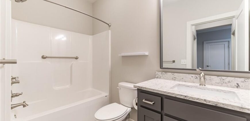 8141 N Farley Avenue, Kansas City, MO 64158