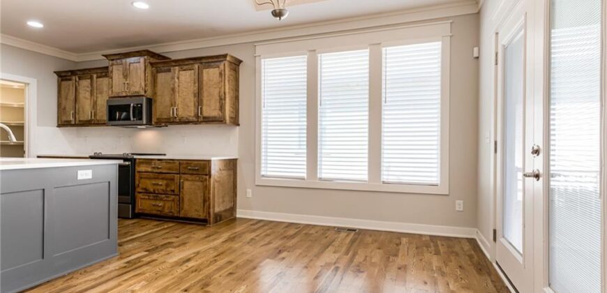 8141 N Farley Avenue, Kansas City, MO 64158