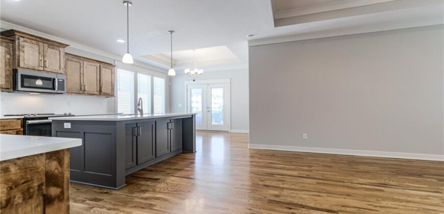 8141 N Farley Avenue, Kansas City, MO 64158