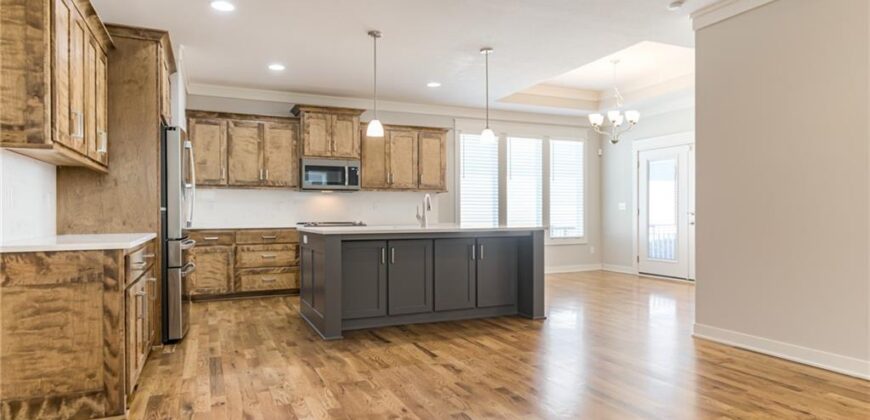 8141 N Farley Avenue, Kansas City, MO 64158