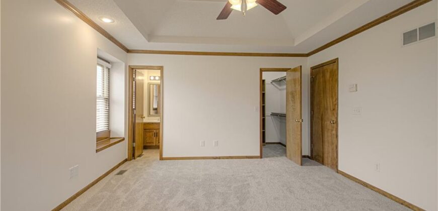 11201 N Lewis Avenue, Kansas City, MO 64157