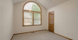 11201 N Lewis Avenue, Kansas City, MO 64157