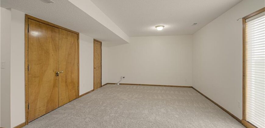 11201 N Lewis Avenue, Kansas City, MO 64157