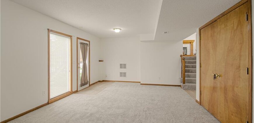 11201 N Lewis Avenue, Kansas City, MO 64157