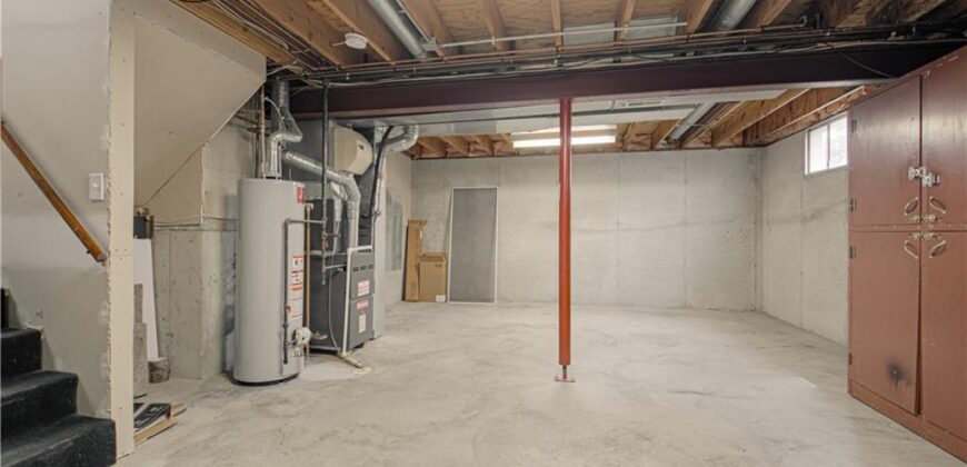 11201 N Lewis Avenue, Kansas City, MO 64157