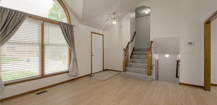 11201 N Lewis Avenue, Kansas City, MO 64157