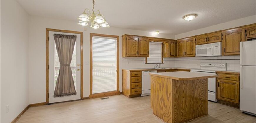 11201 N Lewis Avenue, Kansas City, MO 64157