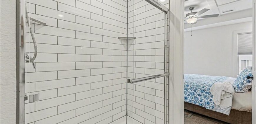 7356 Aaron Street, Parkville, MO 64152