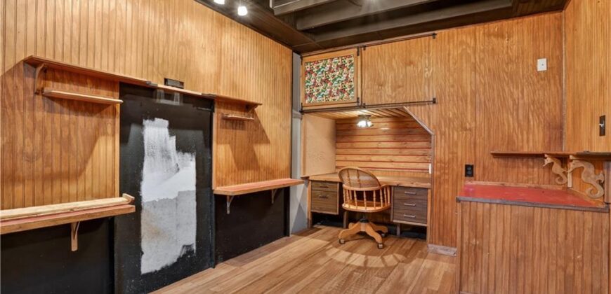 3650 N Wayne Avenue, Kansas City, MO 64116