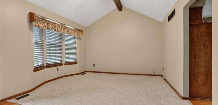 3650 N Wayne Avenue, Kansas City, MO 64116