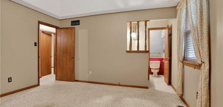 3650 N Wayne Avenue, Kansas City, MO 64116