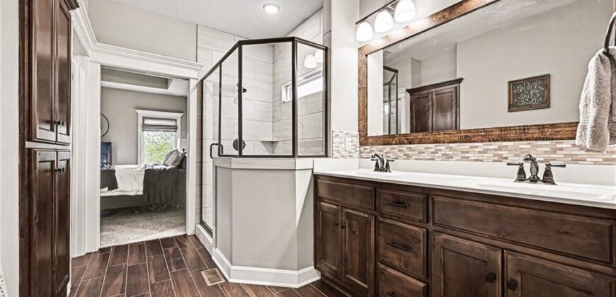 603 Rock Bridge Court, Smithville, MO 64089