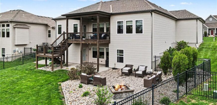 603 Rock Bridge Court, Smithville, MO 64089